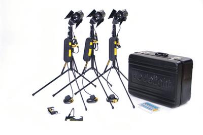 Dedolight Basic 3 x 24 V / 150 W (DLH4) tungsten kit, 3 x DT24-1E 
(230 V AC, European cable)